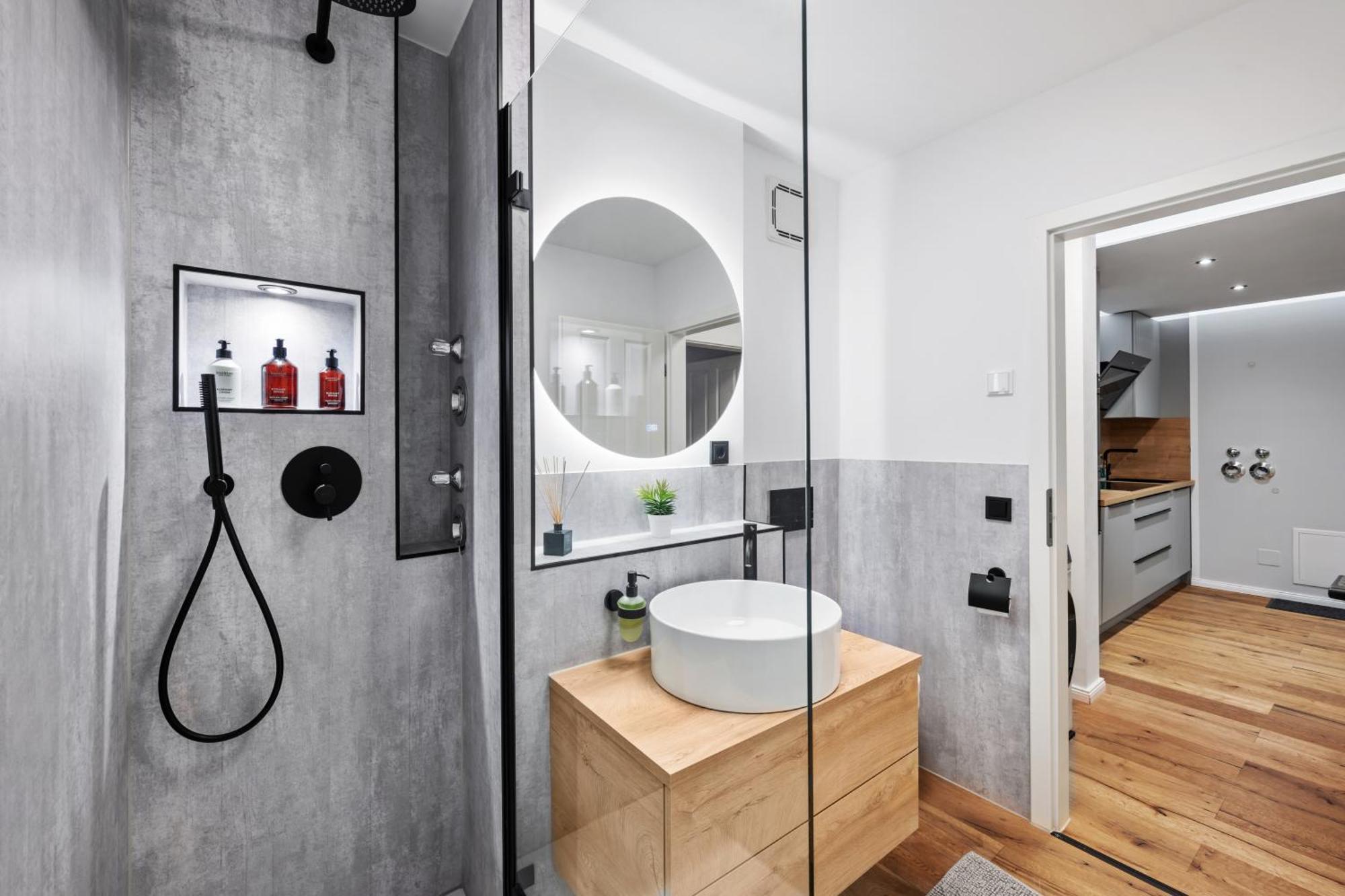 Edler Wohnraum Noble Stadtoase Mit Boxspringbett, Kaffeevollautomat, Lift & Parkplatz Chemnitz Bagian luar foto